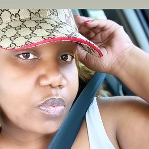 Meet your Posher, Ronisha